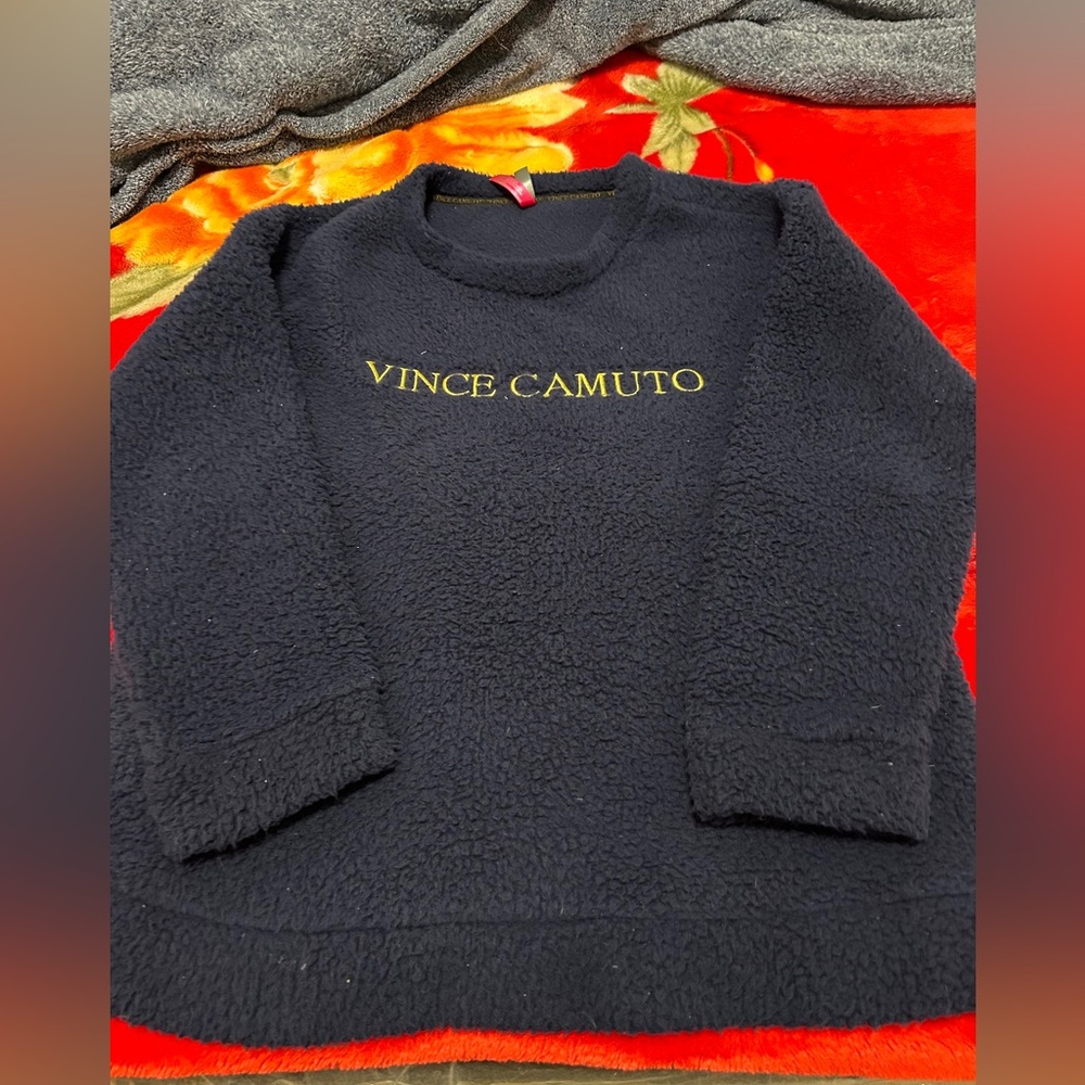 Vince Camuto fleece sweatshirt